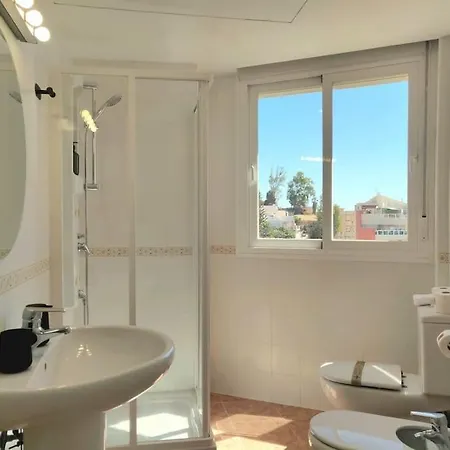 Apartamento Moderno Con Vistas Al Mar, Piscina & Parking Fuengirola Exterior photo