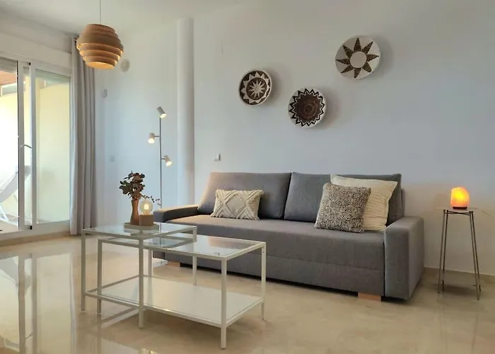 Apartamento Moderno Con Vistas Al Mar, Piscina & Parking